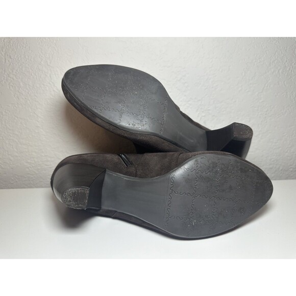VANELi Brown Suede Chunky Heel Ankle Booties Women's SIZE 9.5 - Picture 8 of 8